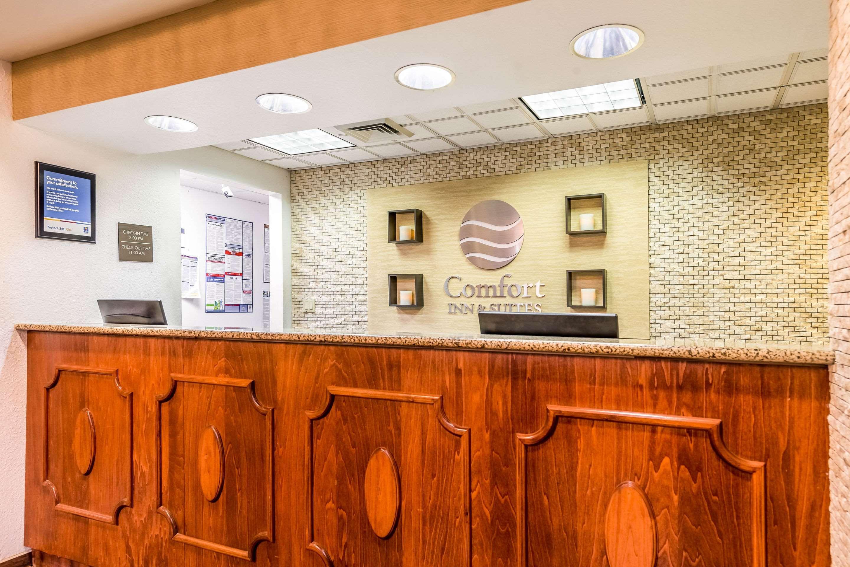 Comfort Inn & Suites Englewood Exterior photo