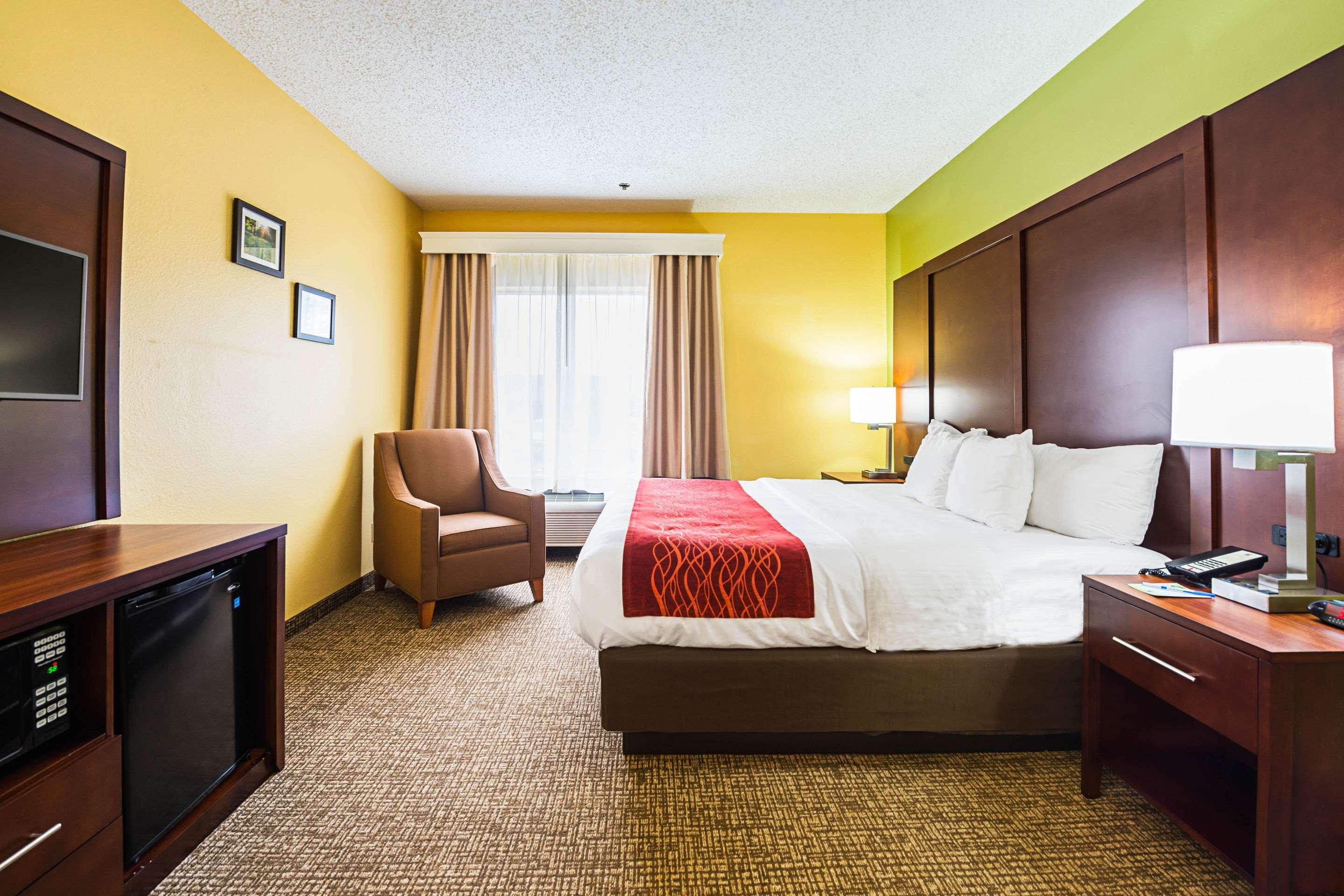 Comfort Inn & Suites Englewood Exterior photo